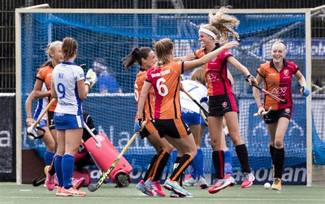 Met onze hockeywebshop en daar bijhorende showroom/ hockeywinkel helpen wij graag elke klant die een hart voor hockey heeft! Topscorers: Oranje-Rood doet goede zaken tijdens ...