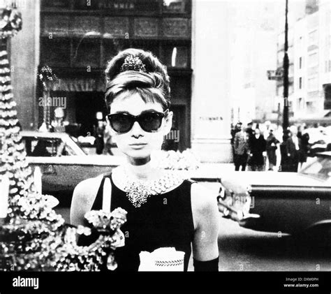 Audrey Hepburn Breakfast At Tiffanys 1961 Stock Photo Alamy