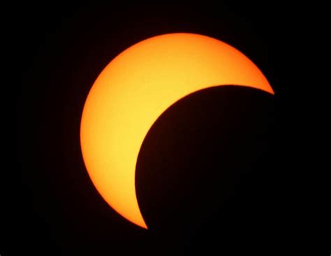 Ce sont les toilettes des femmes, pas une éclipse solaire. Eclipse solaire le 21 août 2017 en Guadeloupe - Actualité ...