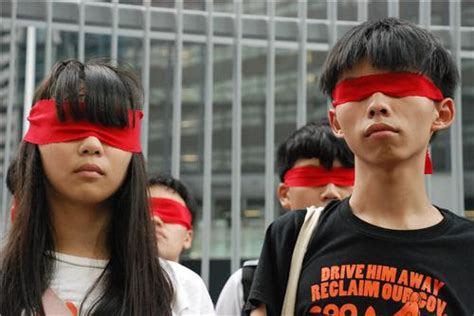 Bm Agnes Chow Và Joshua Wong And Sổ Thông Hành Hong Kong