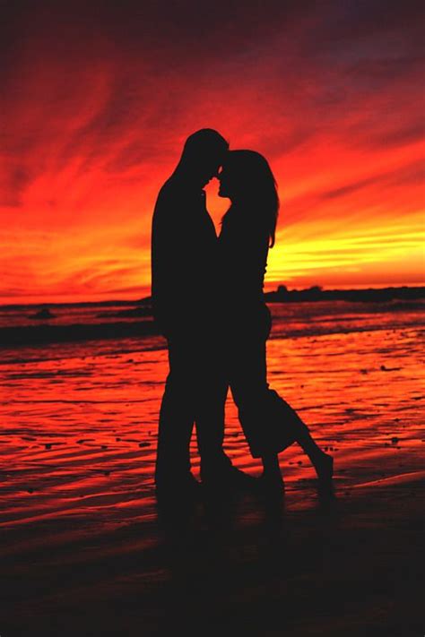 Kingdom Of The Ocean Romantic Sunset Couple Beautiful Beach Pictures