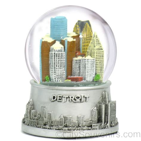 Pin By Sheryl Ross On Holiday Highlights Snow Globes Snow Glass Globe