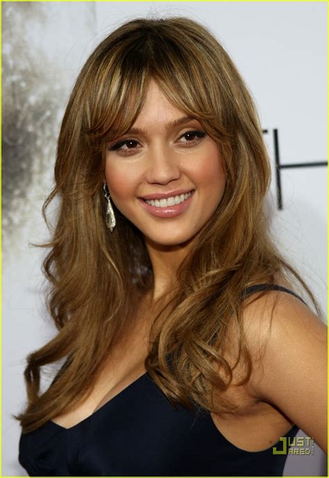 Jessica Alba Gives Us The Eye Photo 898141 Photos Just Jared