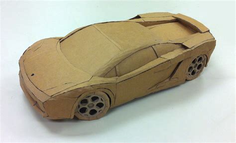 Cardboard Lamborghini Gallardo · Bruno De Hoyos
