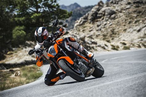 It's so good, you'll be quoting goku. 2015 KTM 1290 Super Duke R Review