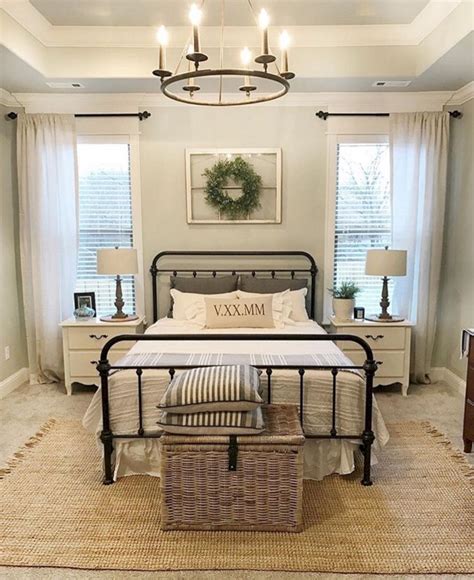 35 Stunning Magnolia Homes Bedroom Design Ideas For Comfortable Sleep 025 Home Deco