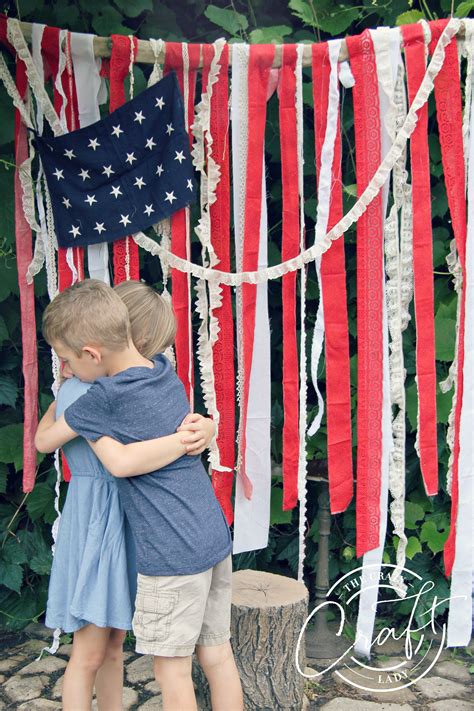 Diy American Flag Backdrop Take The Cutest 4th Of July Pictures Ever