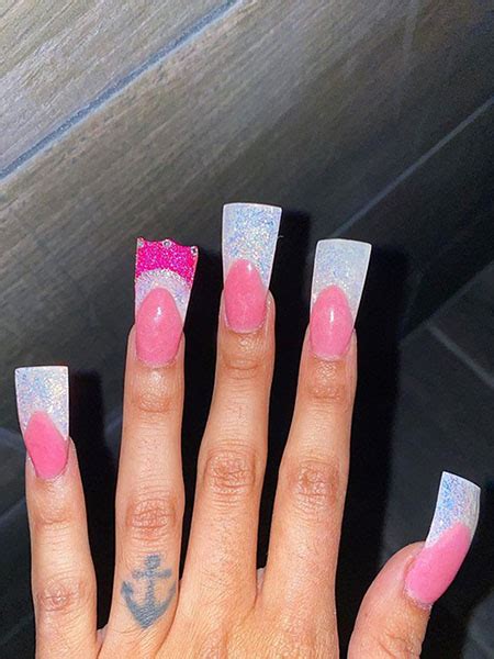 25 duck tip nail designs that are trending