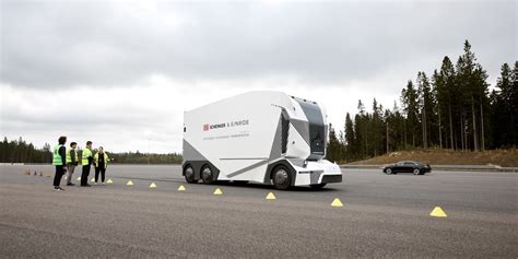 Electric Autonomous T Pod Truck Making Deliveries In Sweden Electrek