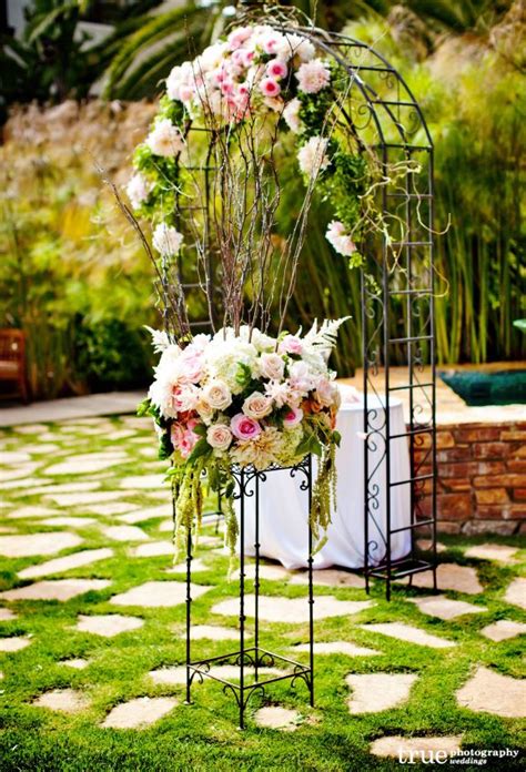 Your Wedding Celebration: Wedding Inspiration: An Outdoor Ceremony Aisle