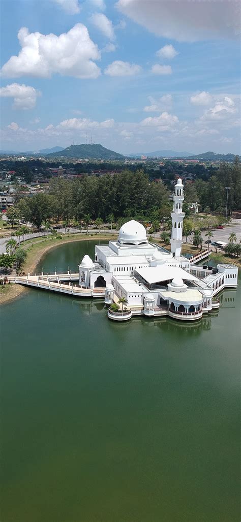 Tengku Tengah Zaharah Mosque Wallpaper Islam Islamicwallpaper