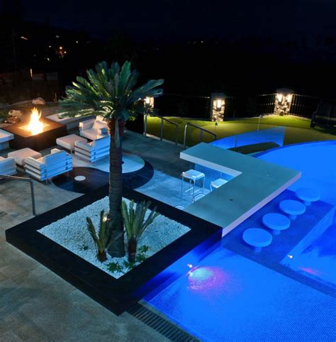 33 Mega Impressive Swim Up Pool Bars Built For Entertaining Modern Pools Backyard Pool