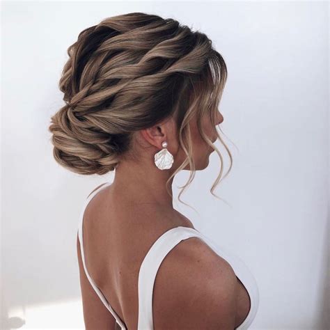 The Most Gorgeous Bridesmaid Hairstyles You Can Actually Do Yourself