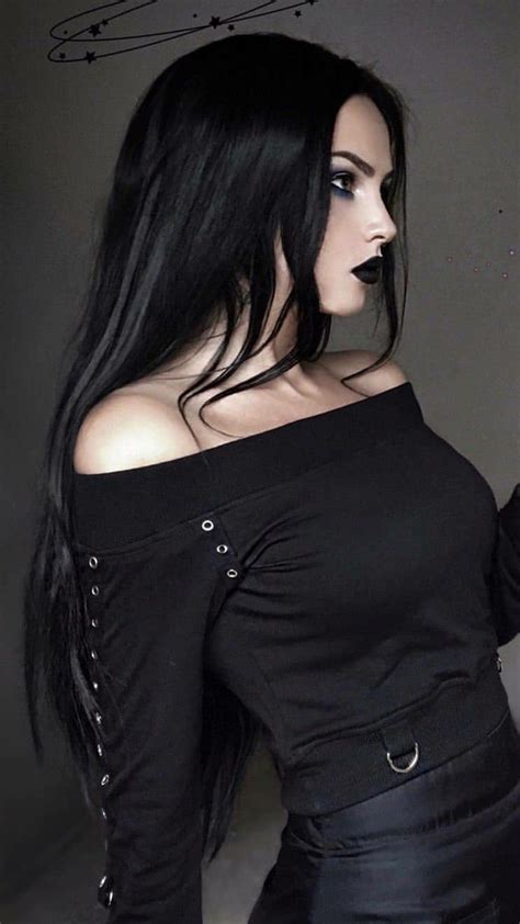 Pin By Spiro Sousanis On Nocturae Gothic Hairstyles Goth Beauty Gothic Fashion Women