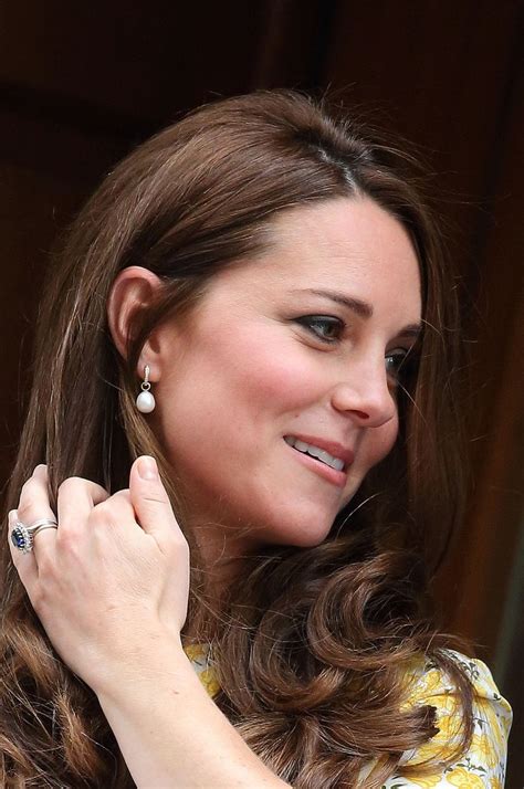 Kate Middleton Wore Anoushka Pearl Drop Earrings Kate Middleton