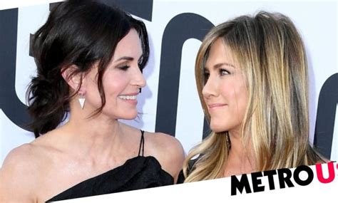 Jennifer Aniston Reveals What She And Courteney Cox Ate On Friends Set