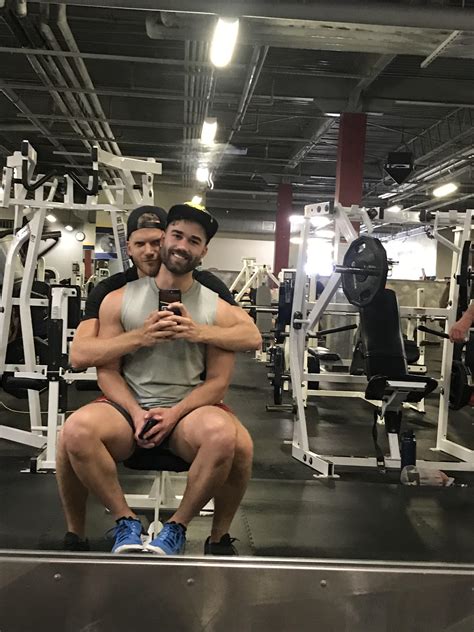 Bros Who Gym Together Selfie Together R Gaybrosgonemild