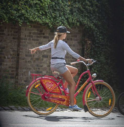 Amanda Holden In Shorts While Bike Riding In London Gotceleb