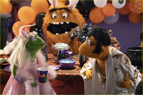 The Muppets Get Spooky In Muppets Haunted Mansion Trailer Watch Now