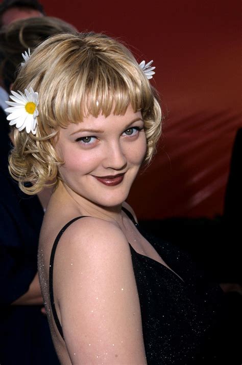 drew barrymore at the 1998 oscars 90s hairstyles drew barrymore cute hairstyles for short hair
