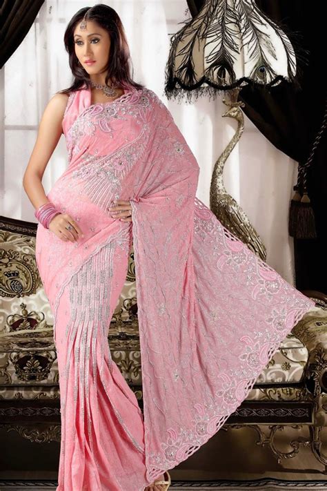 30 Pink Sari Inspirations For All Of You Rampdiary Bridesmaid Saree