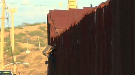 Video Of Drug Suspects Scaling Mexico Fence Us News Sky News
