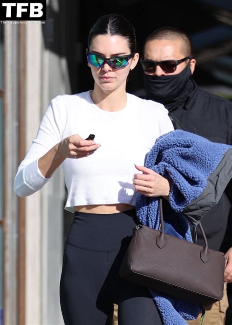 Kendall Jenner Works On Her Slim Model Figure With A Pilates Workout In