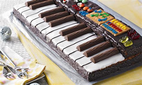 Oetker bietet kuchen für besondere festlichkeiten. Keyboard-Kuchen | Rezept | Leckereien, Essen, Lustig essen