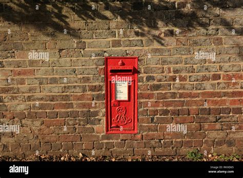 Old Red British Post Box Hi Res Stock Photography And Images Alamy