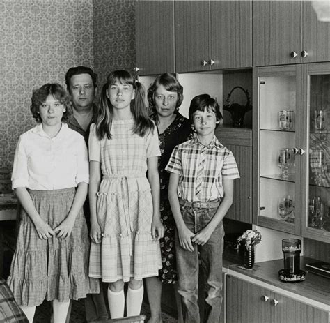 Es ist daher schwierig, einen alkoholiker nur aufgrund des gesichts zu erkennen. DDR-Fotografie: Später Triumph über den sozialistischen ...
