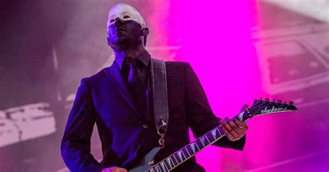 The eccentric limp bizkit guitarist isn't shy about trying out brand new looks onstage, so we thought we'd take a look at ten of his best and bonkers outfits in following in the footsteps of picasso, wes borland too had a blue period. LIMP BIZKIT's Wes Borland To Release Demos From Scrapped ...