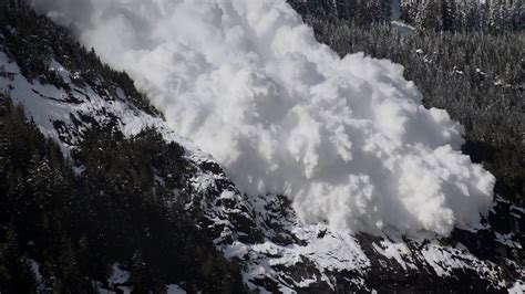 Man Vs Snow 4 Minutes Of Terrifying Avalanche Footage