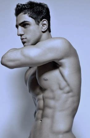 Shirtless Bollywood Men Rishi Idnani