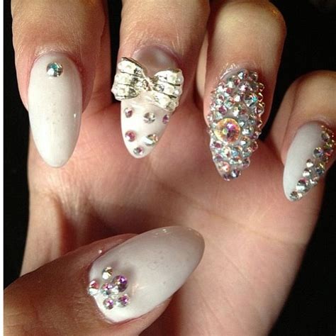 White Claw Nails With Bling Wish I Could Do This But Theyd Get