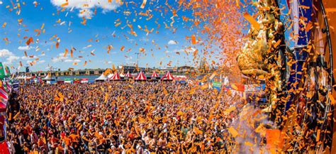 Koningsdag 2019 tracklist and playlist database to find the best music what did you hear at the mix by your favourite dj. Fijne Koningsdag 2016!