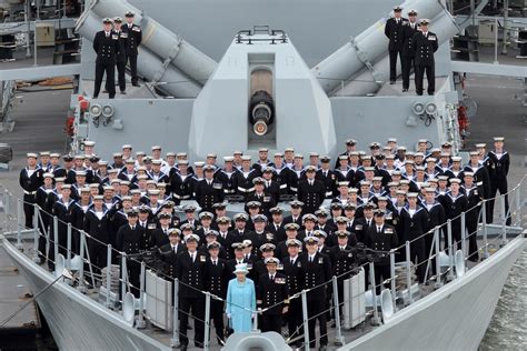 Hello Sailors Queen Elizabeth Visits Crew Of British Ship Nbc News