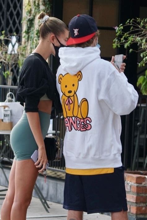 It Girl Hailey Bieber Showing Her Perfect Abs And Teasing With Her Cameltoe The Fappening