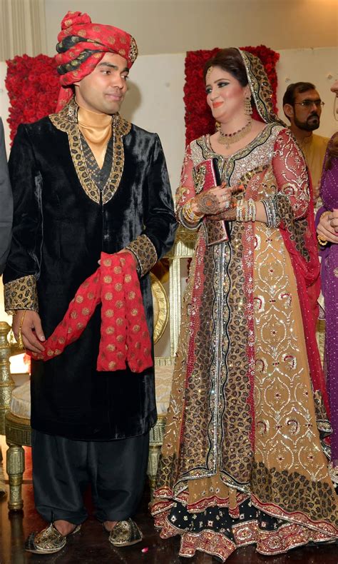 Pakistani Cricketer Umar Akmal With Wife Wedding Pictures Images