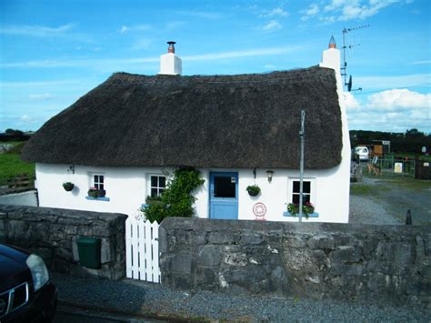 Discover beautiful irish holiday cottages with imagine ireland. Original Irish Thatched cottage, Summer and Winter breaks ...