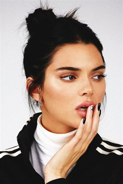 Kendall Jenner Women Model Face Dark Hair Brunette Painted Nails