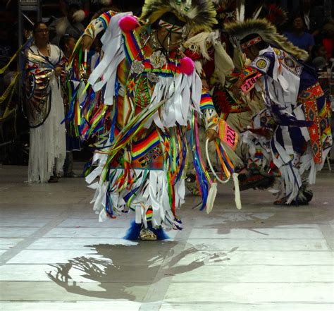 Gathering Of Nations Powwow 2014 Mens Grass Dance Competition