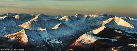 Aerial Pictures Show Blanket Of Snow Covering The Uk Daily Mail Online