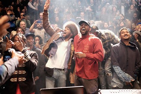 Kanye West Will Reveal Tlop Tour Dates Soon Daily Chiefers