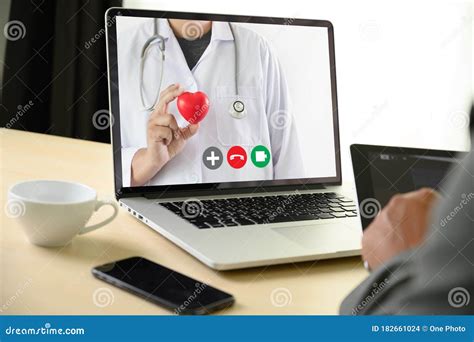 Online Consultation Telemedicine To Medicine Man Stayhome Video Call