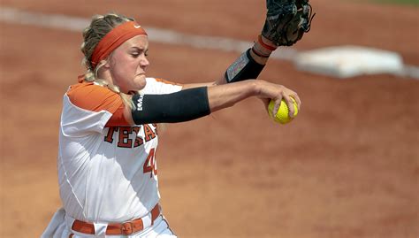 Miranda Elish The Pitcher Of Texas Sent To Hospital After A Ball Throw