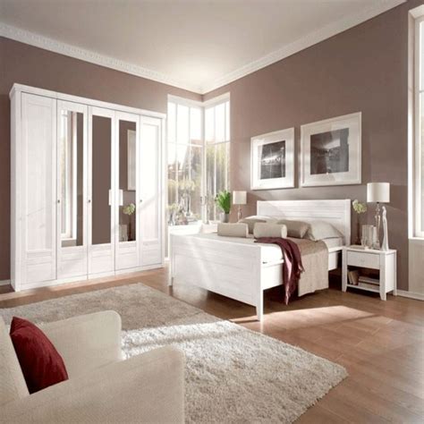 Lass dich inspirieren und probiere neue dinge aus. Kiefer Möbel Schlafzimmer + Wandfarbe | Wohnzimmerschränke ...