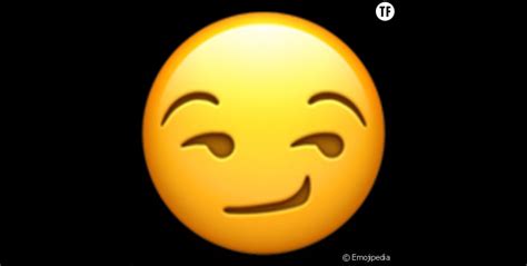 L'emoji sourire de côté - Terrafemina