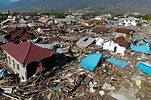 Indonesia tsunami: Harrowing pictures show shattered towns where ...