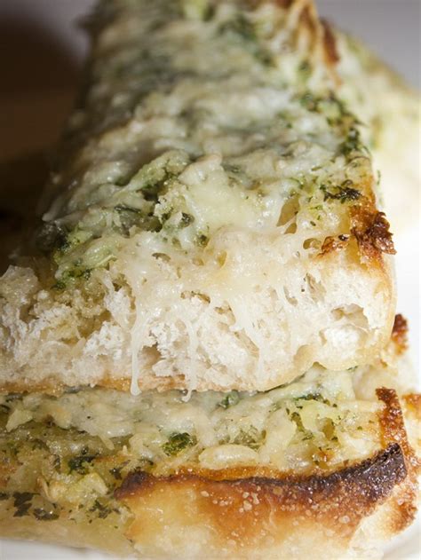 Basil Butter Garlic Bread Quick And Easy Recipes
