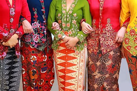 Indonesian Traditional Clothing